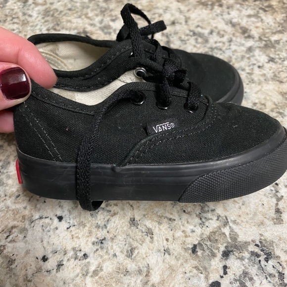 black vans 4.5
